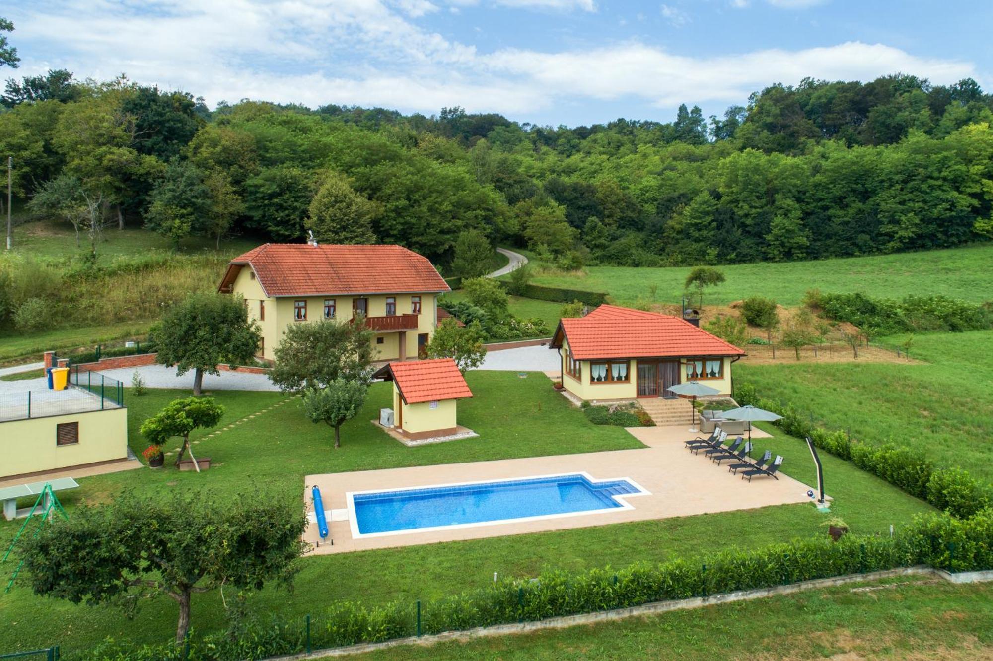 Ruralna Kuca 'Villa Zagorka' Za Odmor Sa Bazenom I Bocalistem Donja Pacetina Extérieur photo
