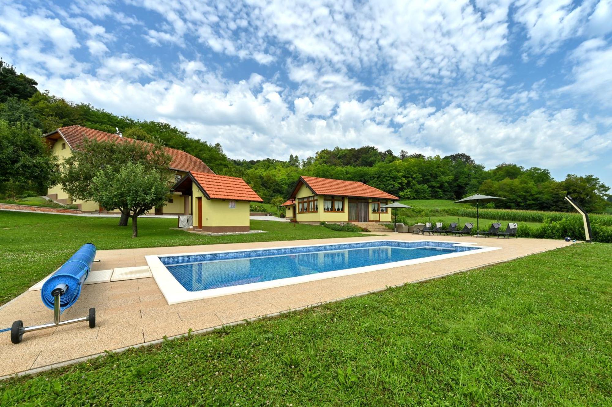 Ruralna Kuca 'Villa Zagorka' Za Odmor Sa Bazenom I Bocalistem Donja Pacetina Extérieur photo